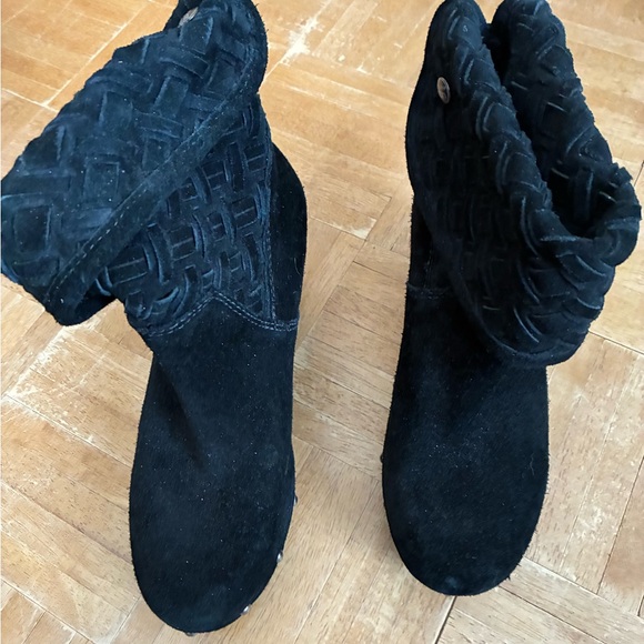 UGG Black Textured Heeled Boots - Picture 5 of 11